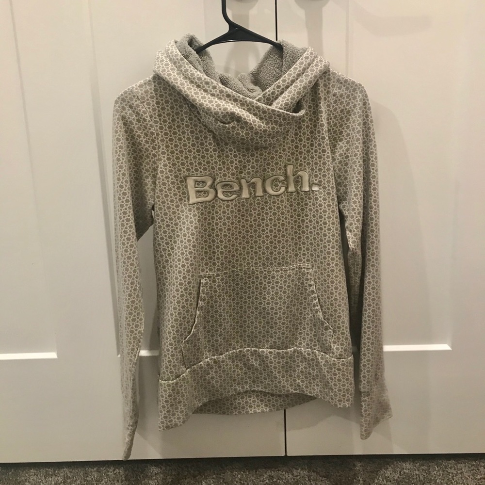 Women’s Bench sweater